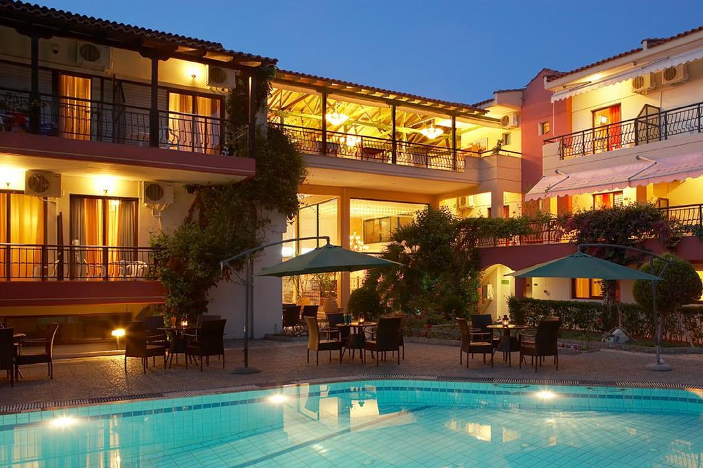 Pelli Hotel Pefkochori Extérieur photo