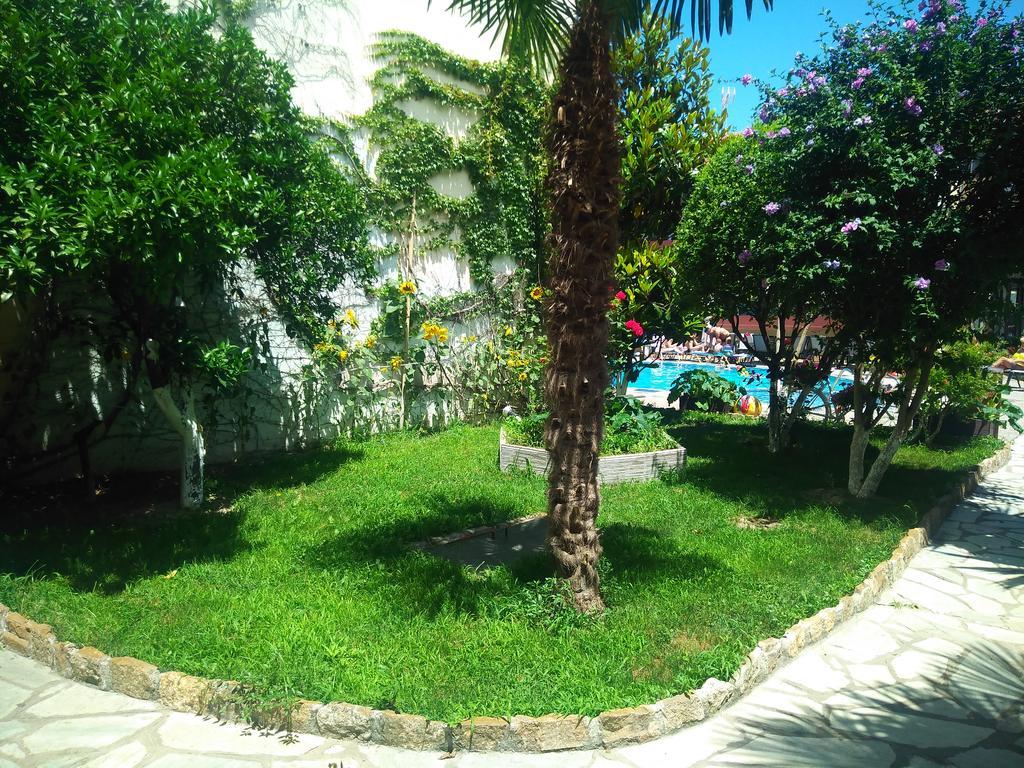 Pelli Hotel Pefkochori Extérieur photo