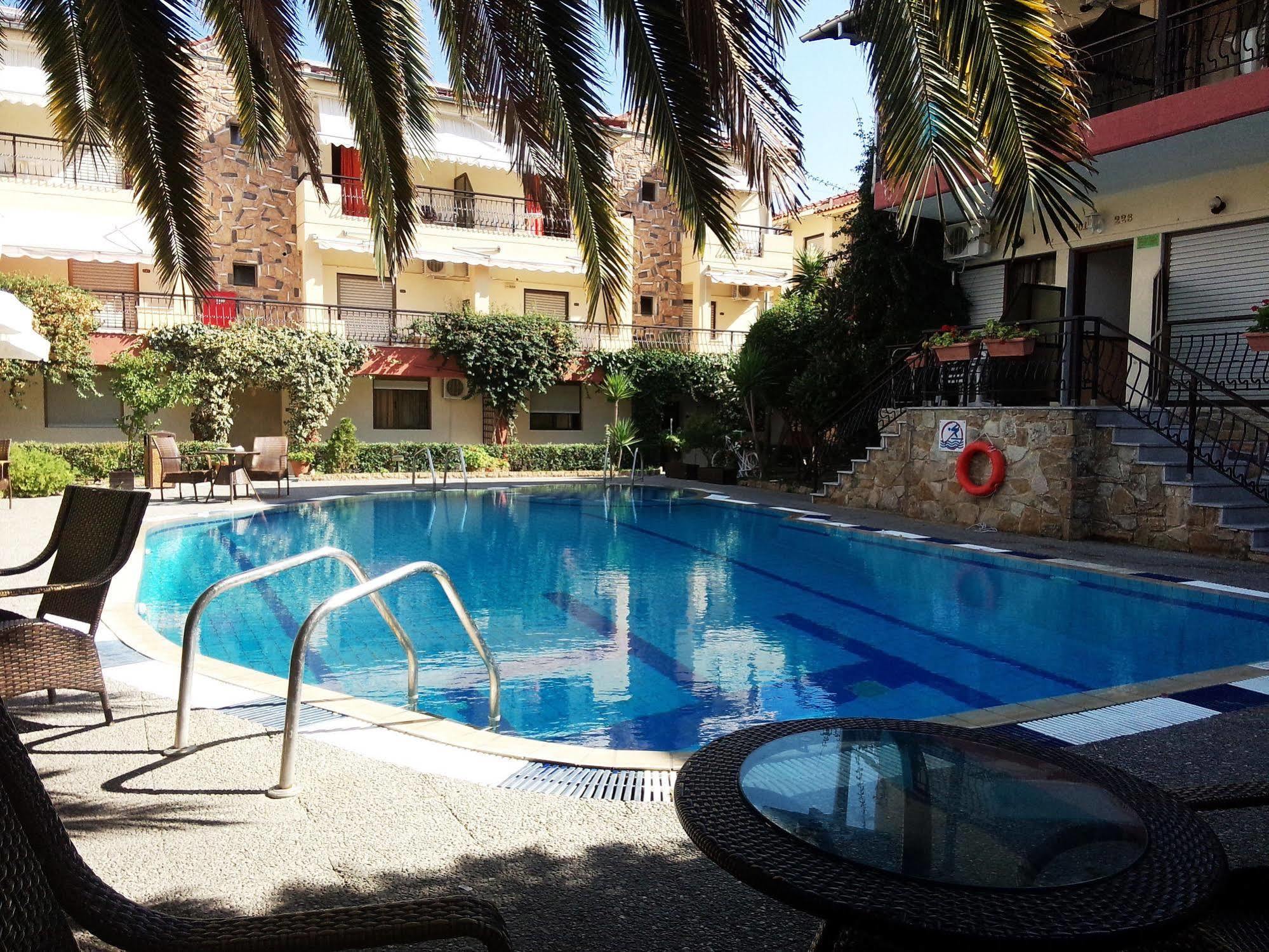 Pelli Hotel Pefkochori Extérieur photo